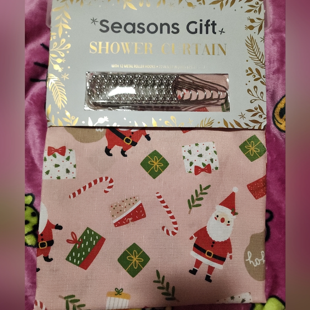 NWT SANTA SHOWER CURTAIN PINK/ HOOKS/ 🎅🎁🍬🎅🎁🍬🎅🎁🍬🎅🎁🍬🎅🎁🍬🎅🎁🍬